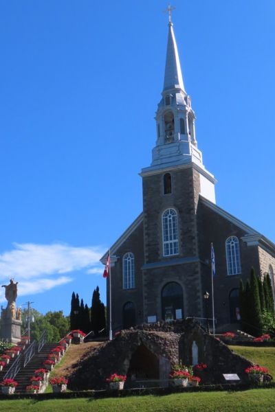 église Sainte-Anne-de-la-Rochelle, paroisse Sainte-Famille de Valcourt